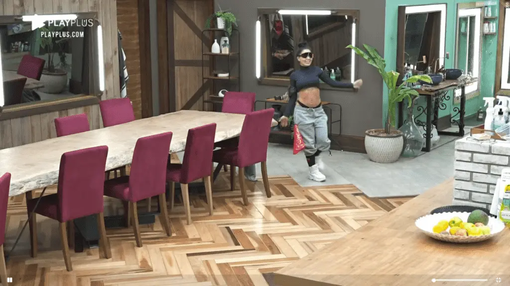 MC Mirella em A Fazenda 2020