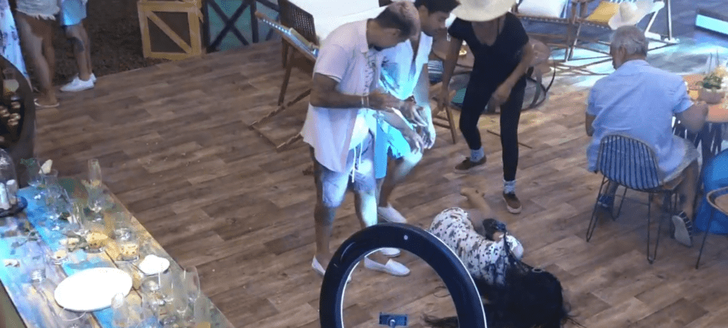 A Fazenda 12: tombo de Mirella, choro de Lidi e Jojo; veja como foi a festa de ontem Imagem da festa