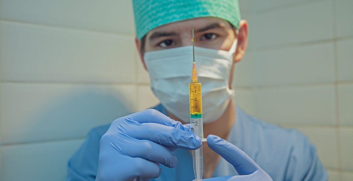 Vacina: Fiocruz espera imunizar população contra covid-19 até março