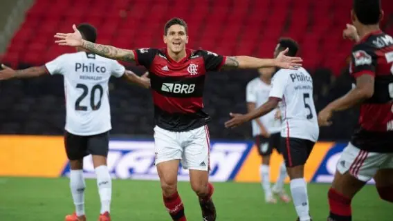 Flamengo vence Athletico PR por 3 a 2 e avança na Copa do Brasil