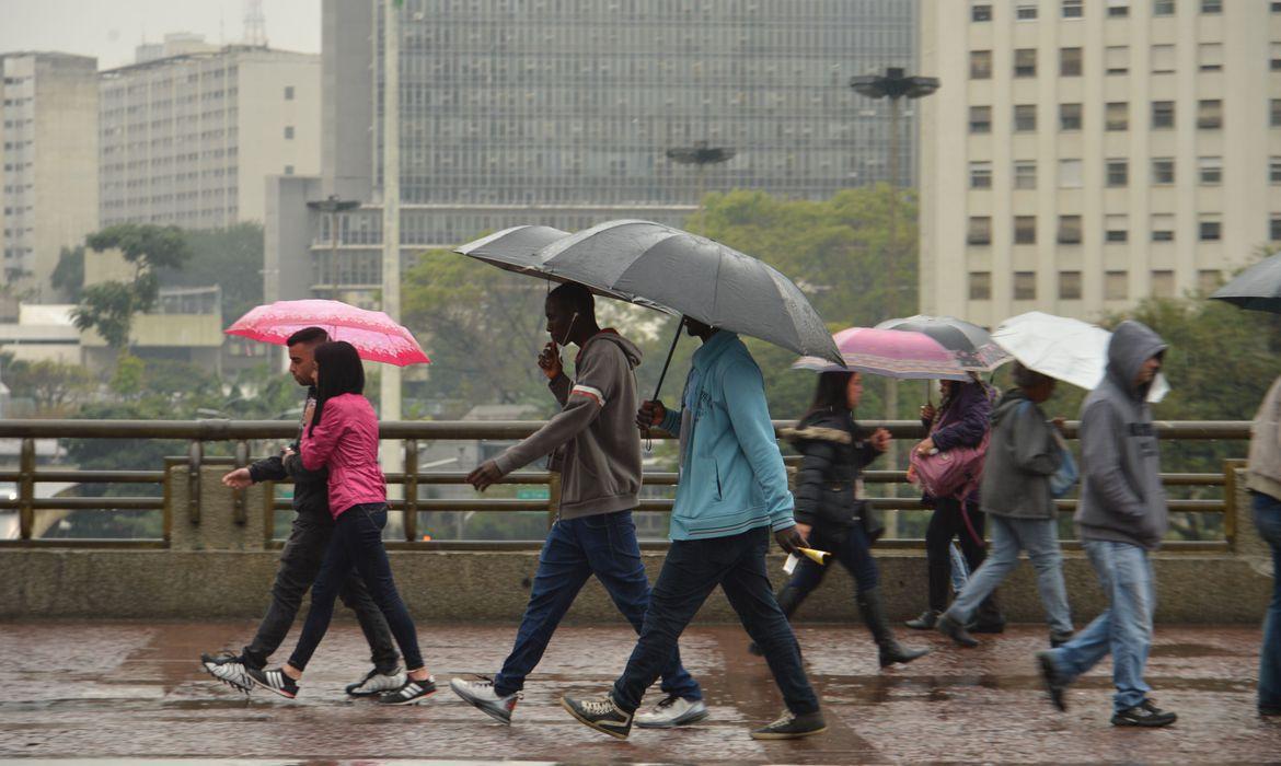 Previsão do tempo SP indica chuva na 1° semana de dezembro