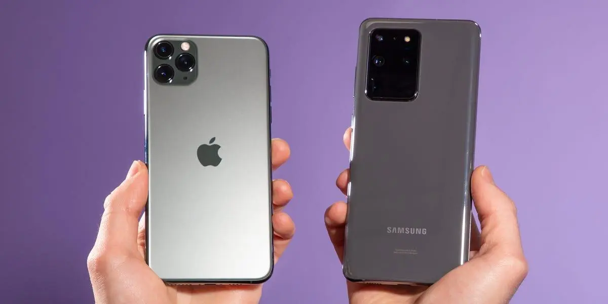 Iphone 12 ao lado do Galaxy Samsung