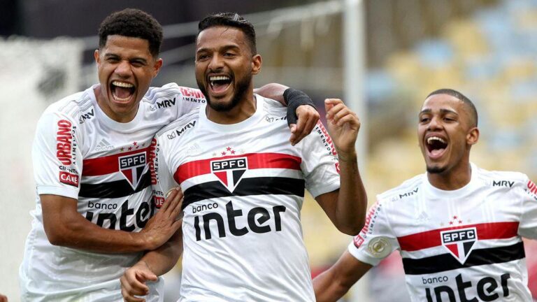Flamengo perde dois pênaltis, e é goleado pelo São Paulo no Maracanã