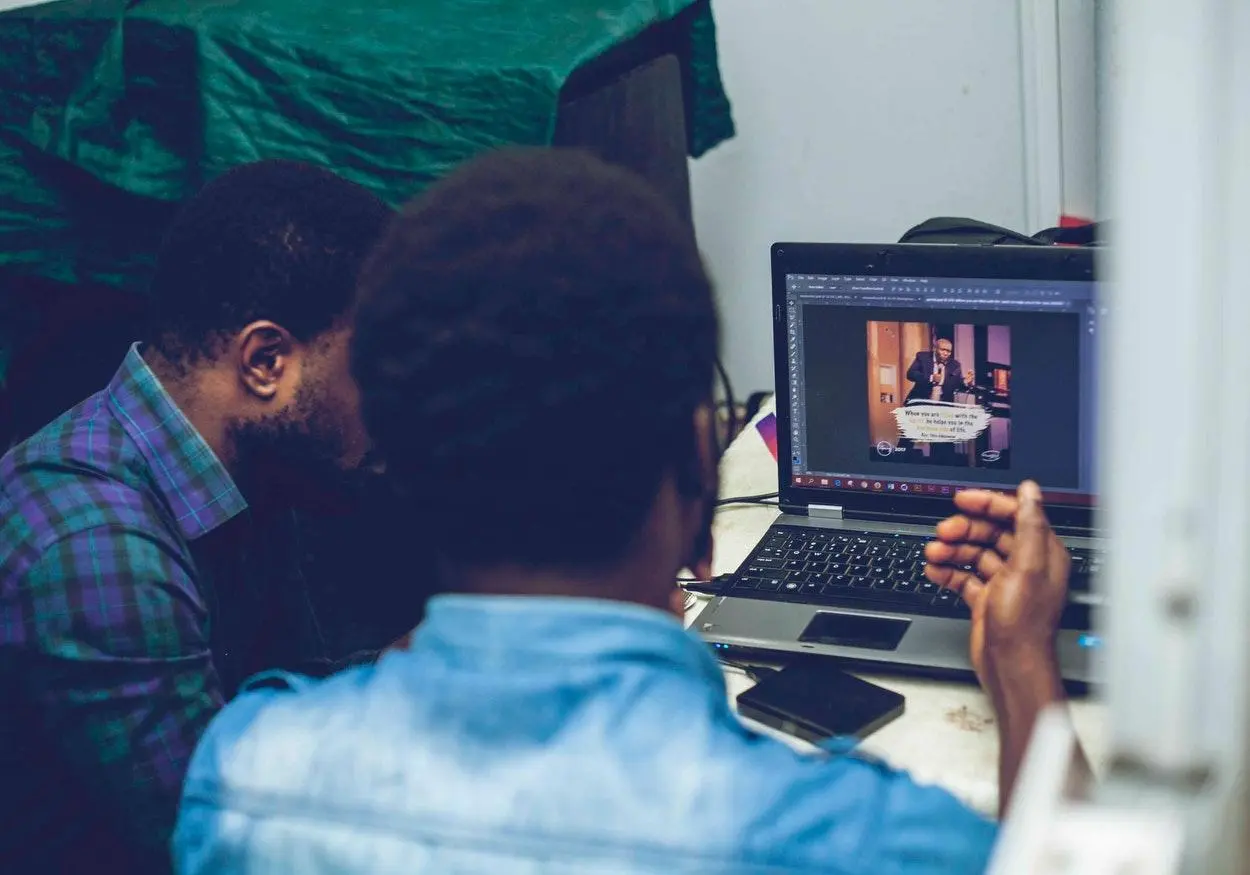 Mídia negra: 10 sites antirracistas para ampliar reflexões sobre o racismo