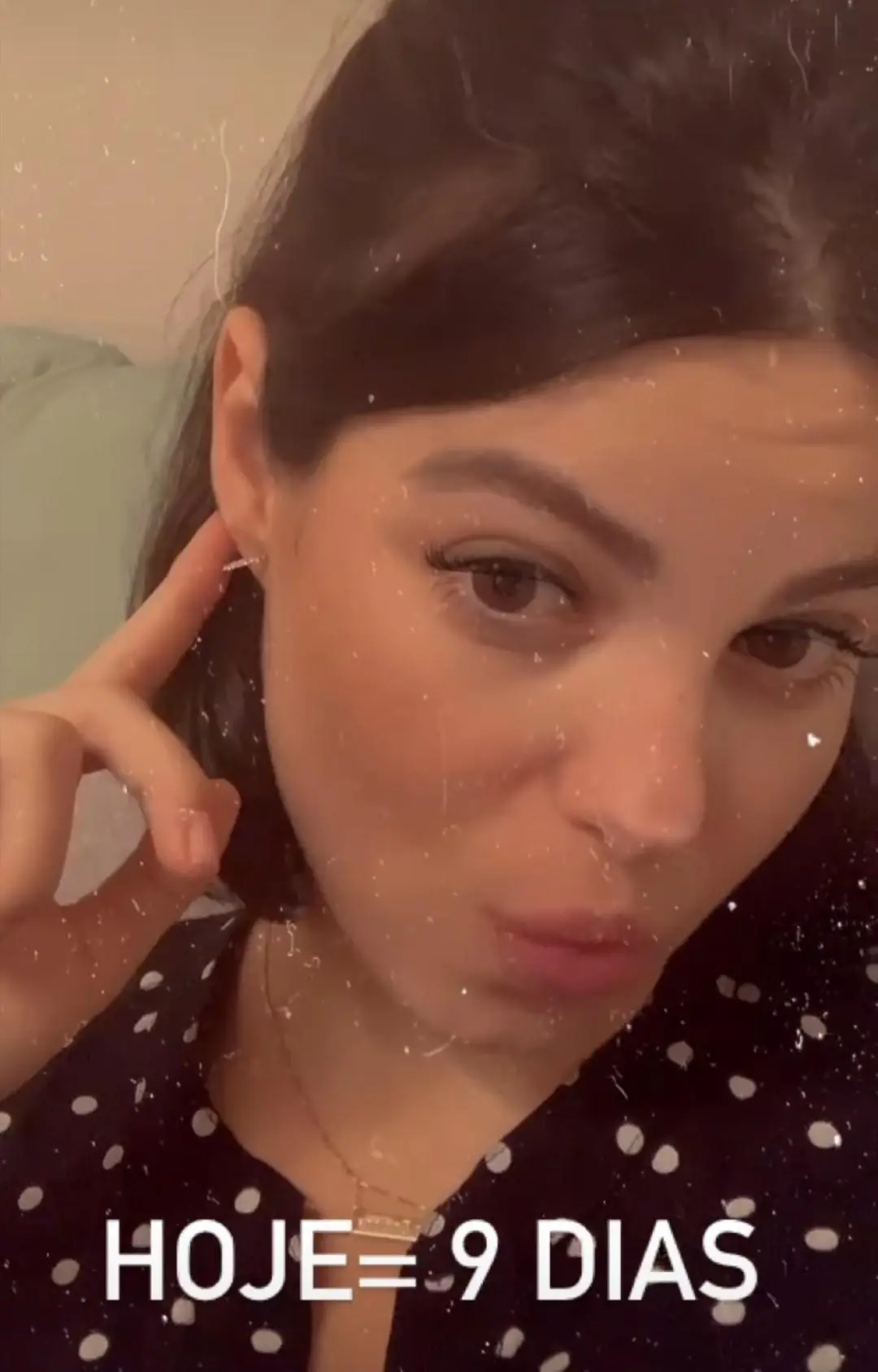 Imagem mostra rosto da Sthefany Brito