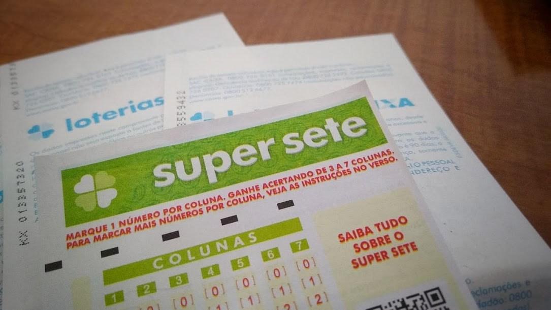 resultado o super sete 41 A imagem mostra um volante do Super Sete