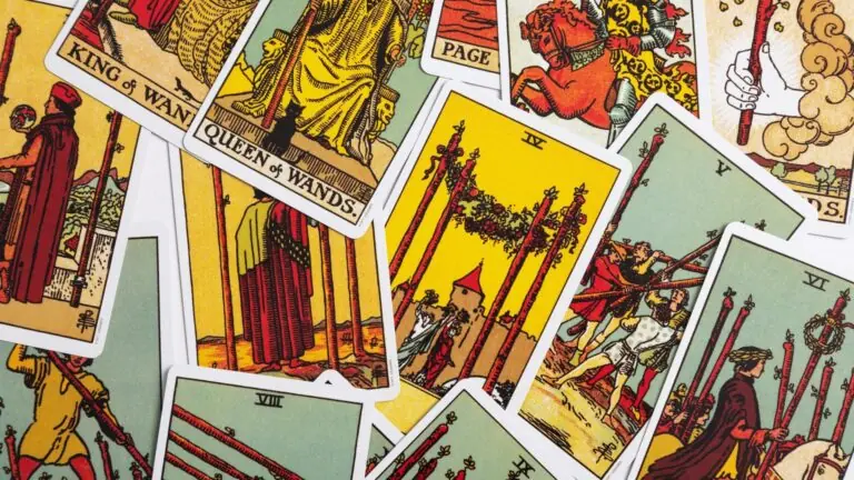 Tarot Semanal 30/11: Escolha uma carta e receba um conselho divino