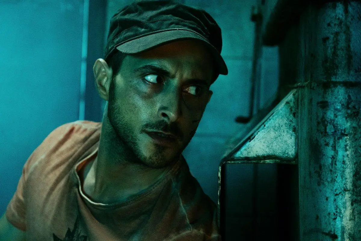 Frenchie, Tomer Capon