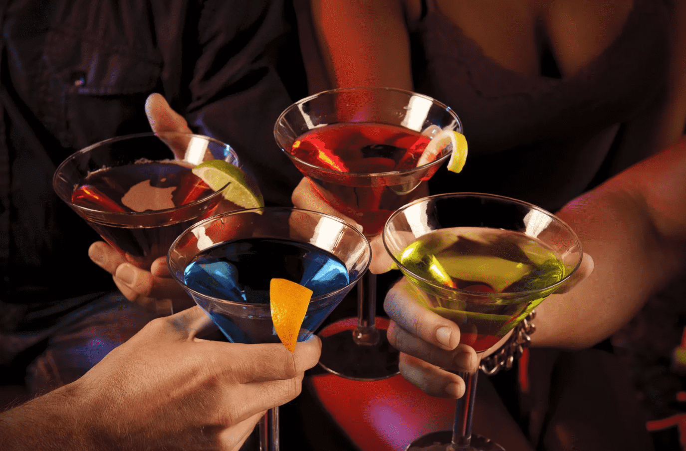 6 receitas de drinks para fazer em casa e curtir com os amigos