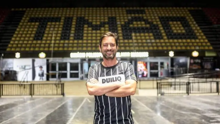 Duílio Monteiro Alves vence eleição e será novo presidente do Corinthians