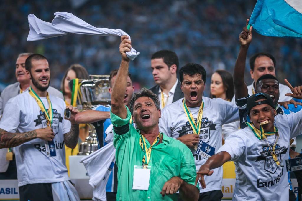Renato gaúcho comemora título da copa do brasil