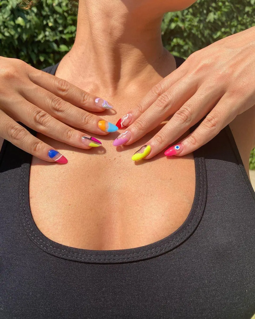 Imagem mostra unhas da Juliana Paes