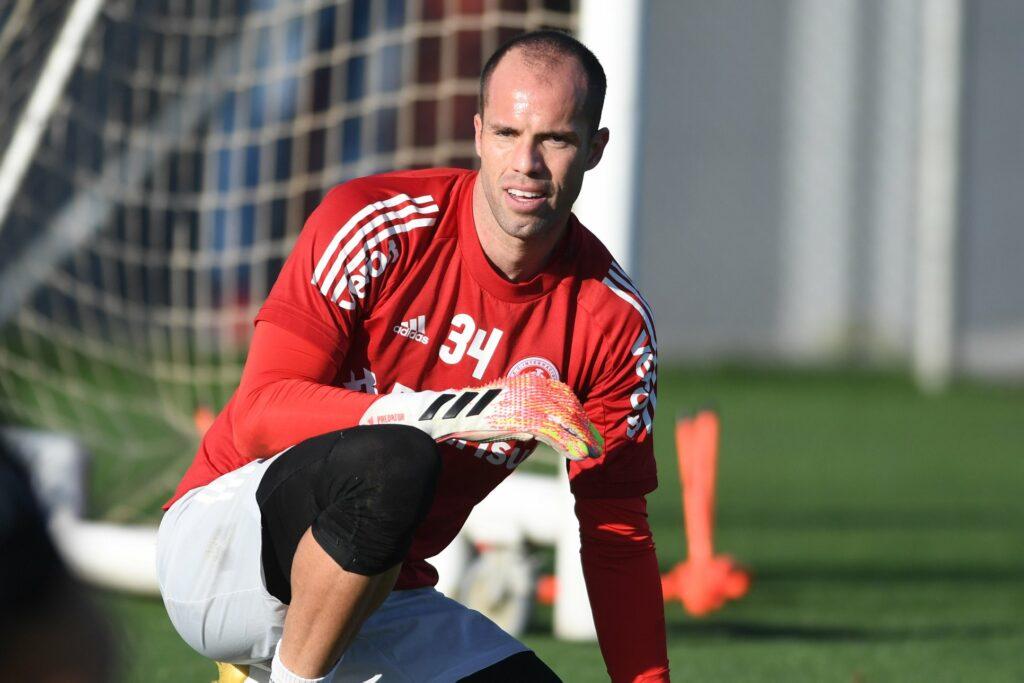 Imagem mostra goleiro do Internacional, Marcelo Lomba.