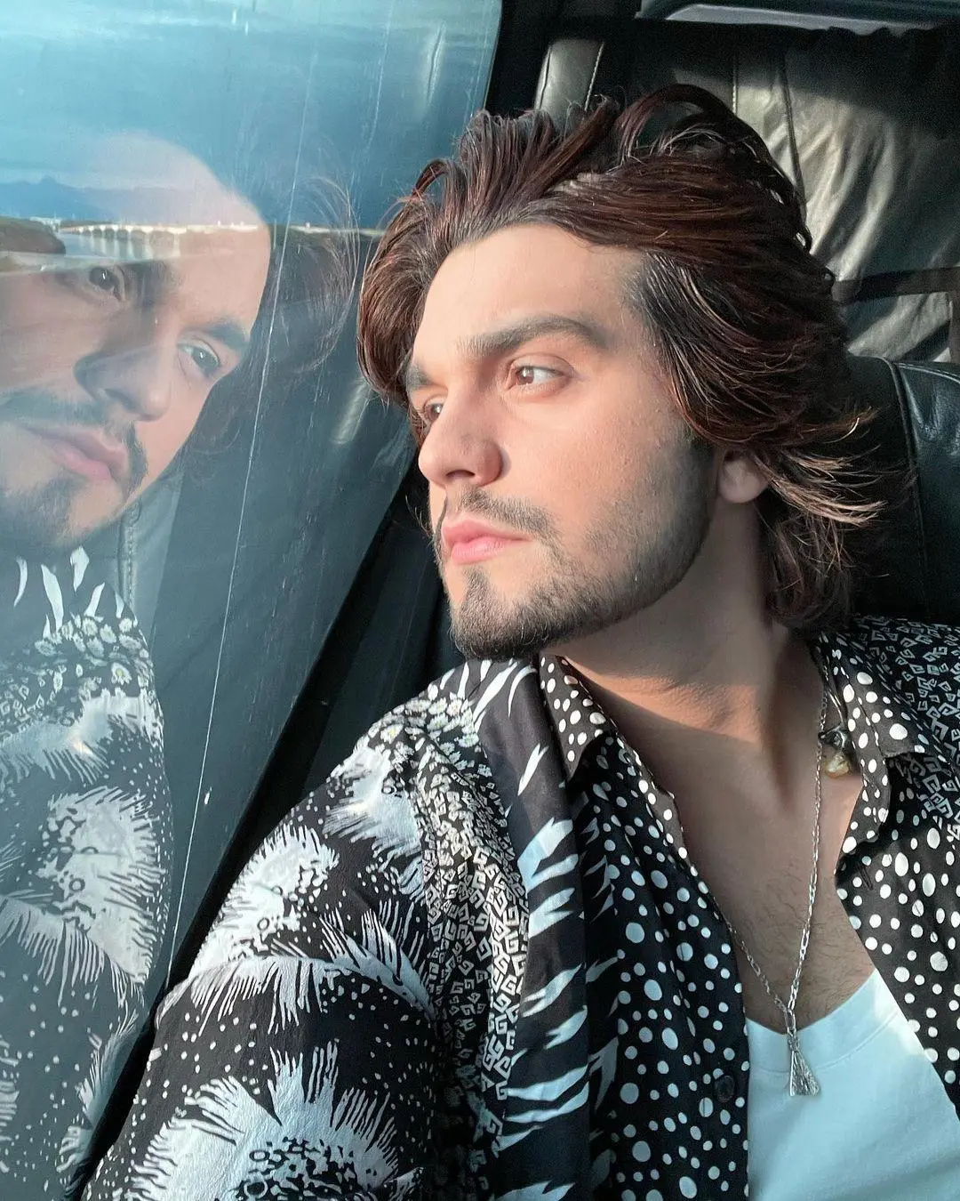 Imagem mostra rosto do cantor Luan Santana