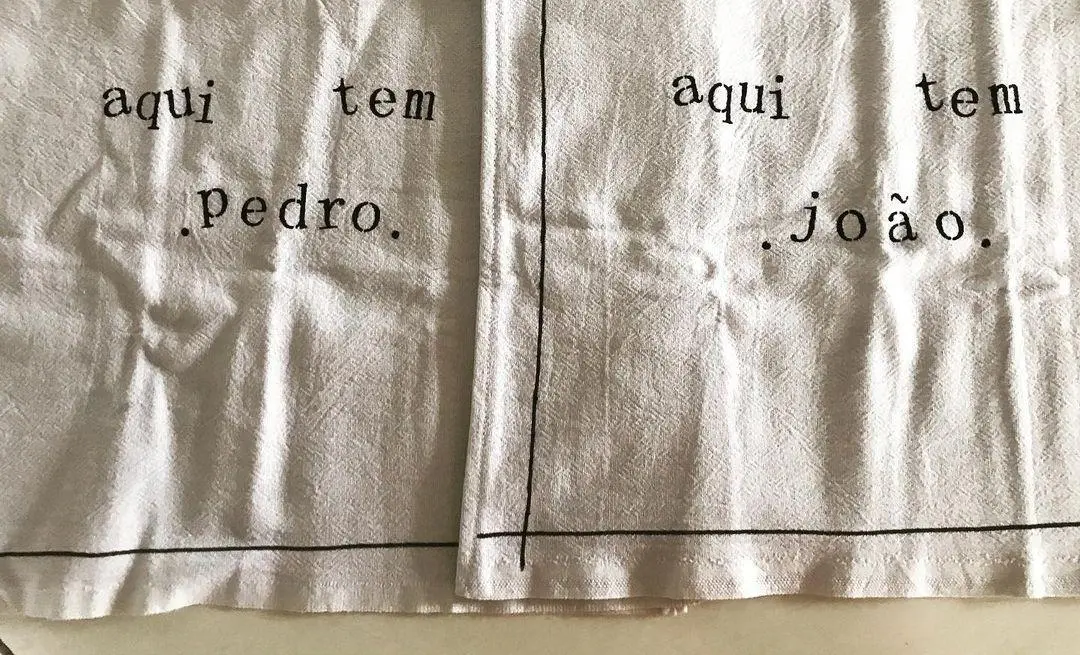 Imagem mostra presente com os nomes dos filhos de Andréia Sadi
