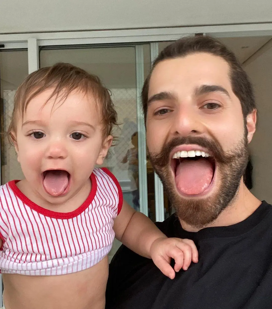 Alok reencontra o filho, Ravi