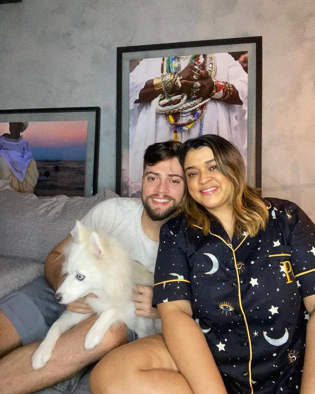 Imagem mostra Preta Gil de pijama no Natal