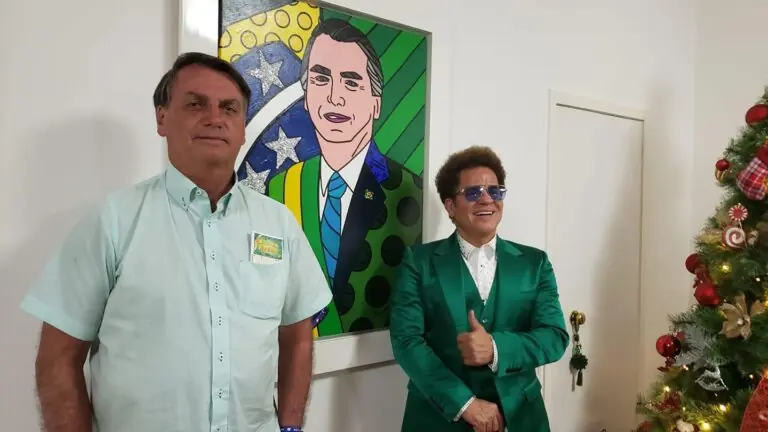 Número 13? Bolsonaro posta foto com volantes da Mega da Virada