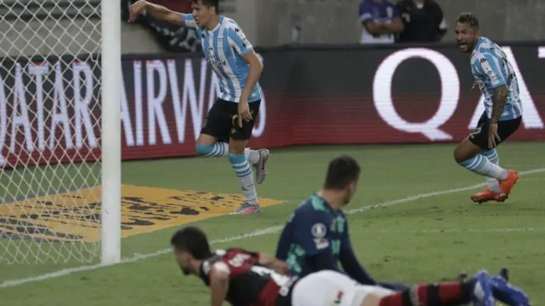 Flamengo de Ceni soma mais eliminações do que vitórias