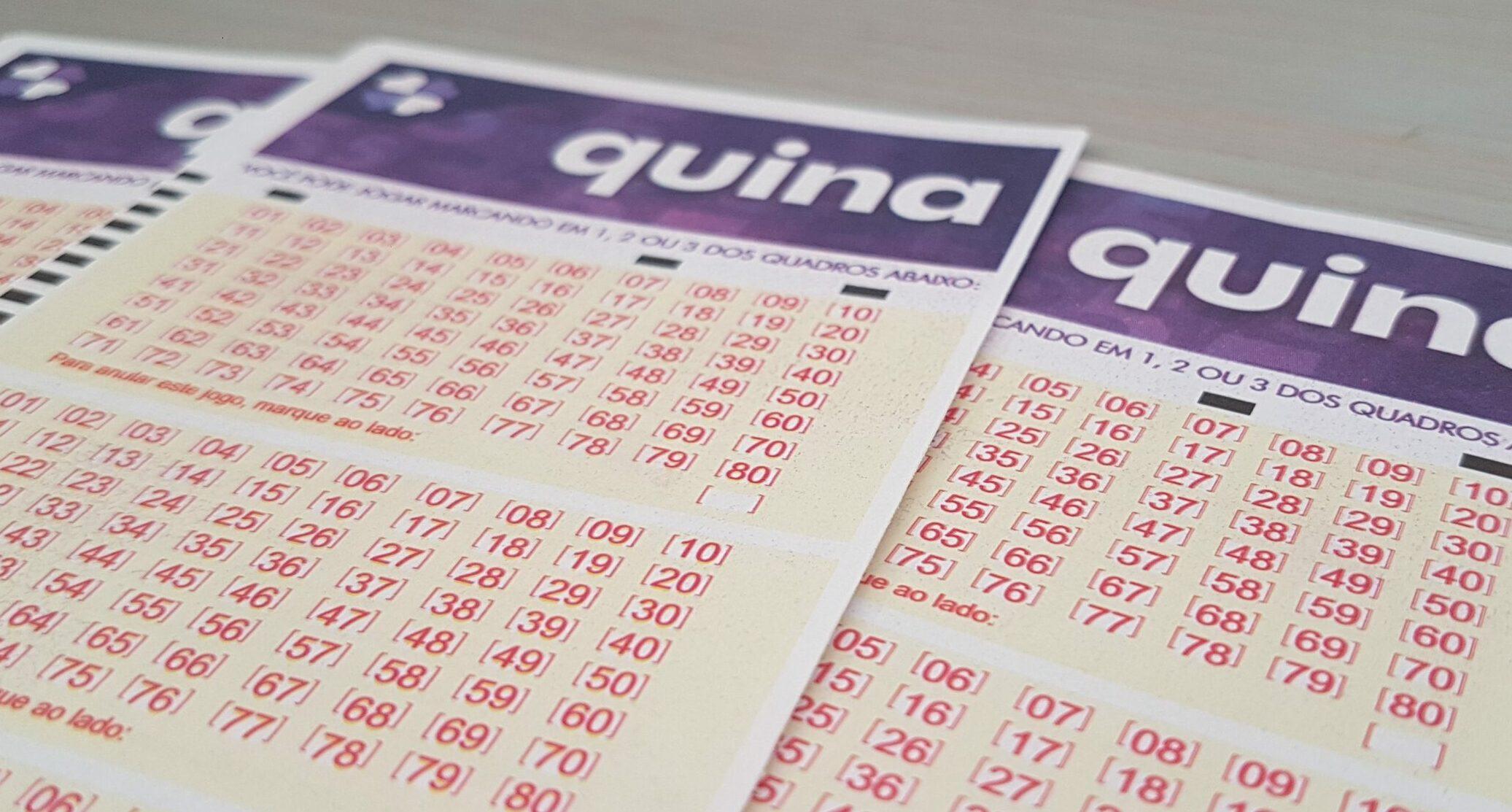 resultado da quina 5458 - A imagem mostra três volantes da Quina