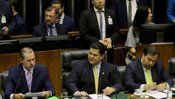 Por 6 votos a 5, STF barra tentativa de reeleição de Maia e Alcolumbre