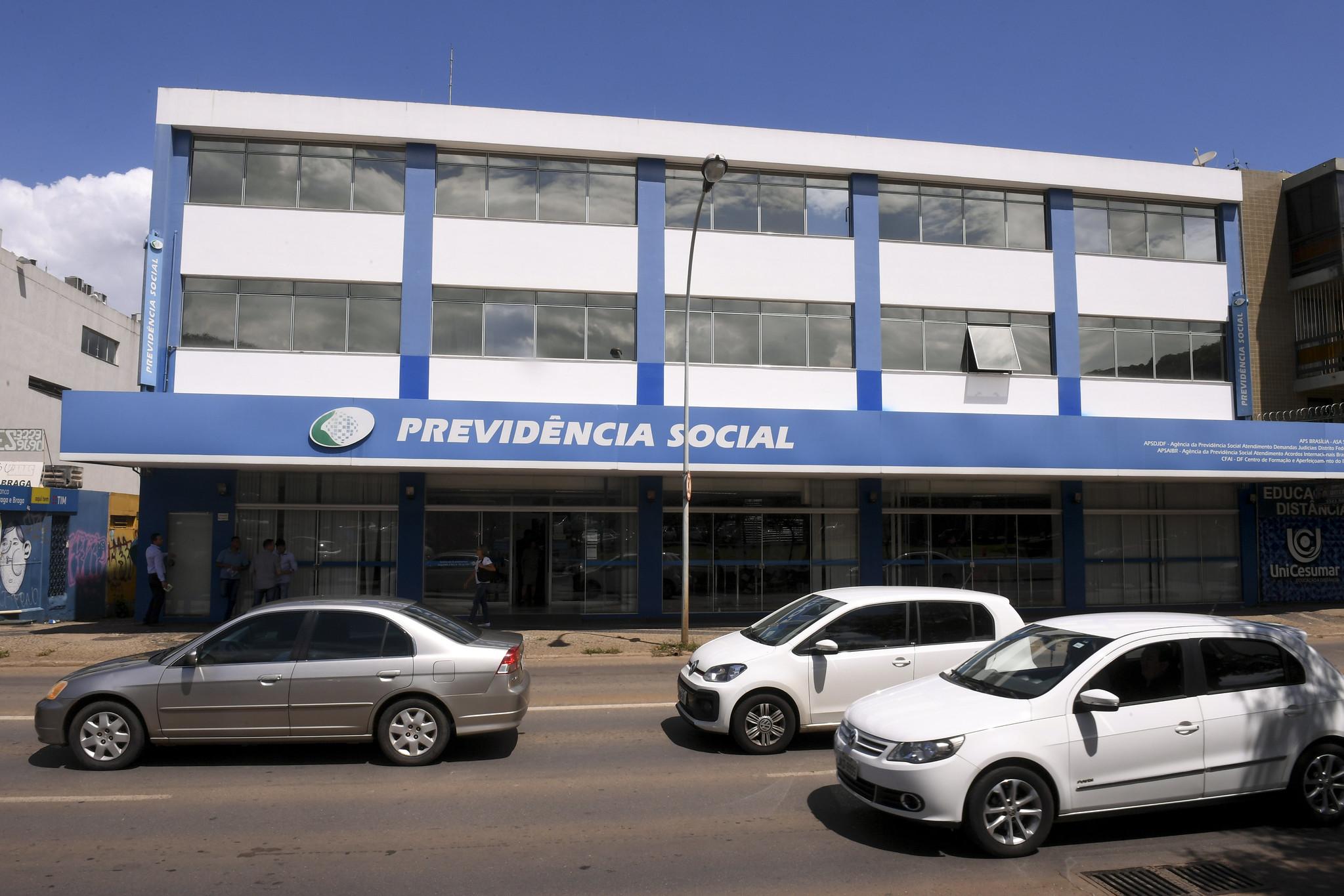 Agência do INSS. tabela do INSS 2021