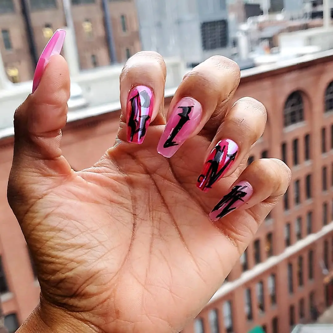 Imagem mostra tendência de nail art