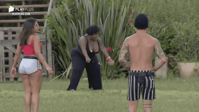 A Fazenda 2020: em dia de roça, peões se unem em jogo de queimada