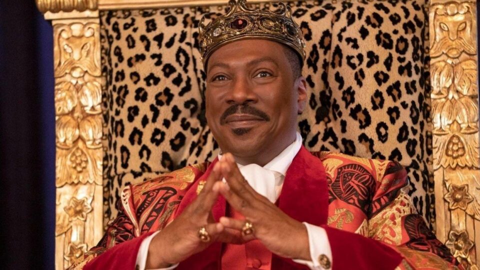 Eddie Murphy em cena de Um Príncipe em Nova York 2