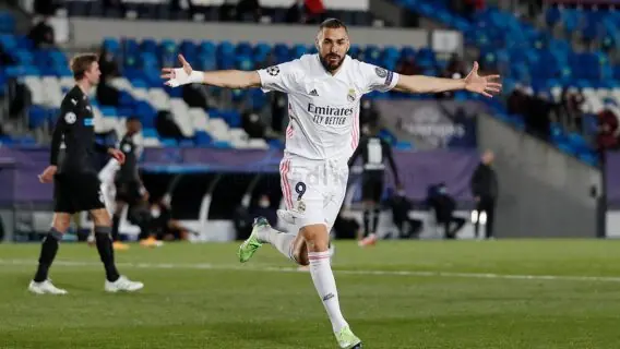 Benzema faz 2, Real Madrid vence M’gladbach e avança na Champions