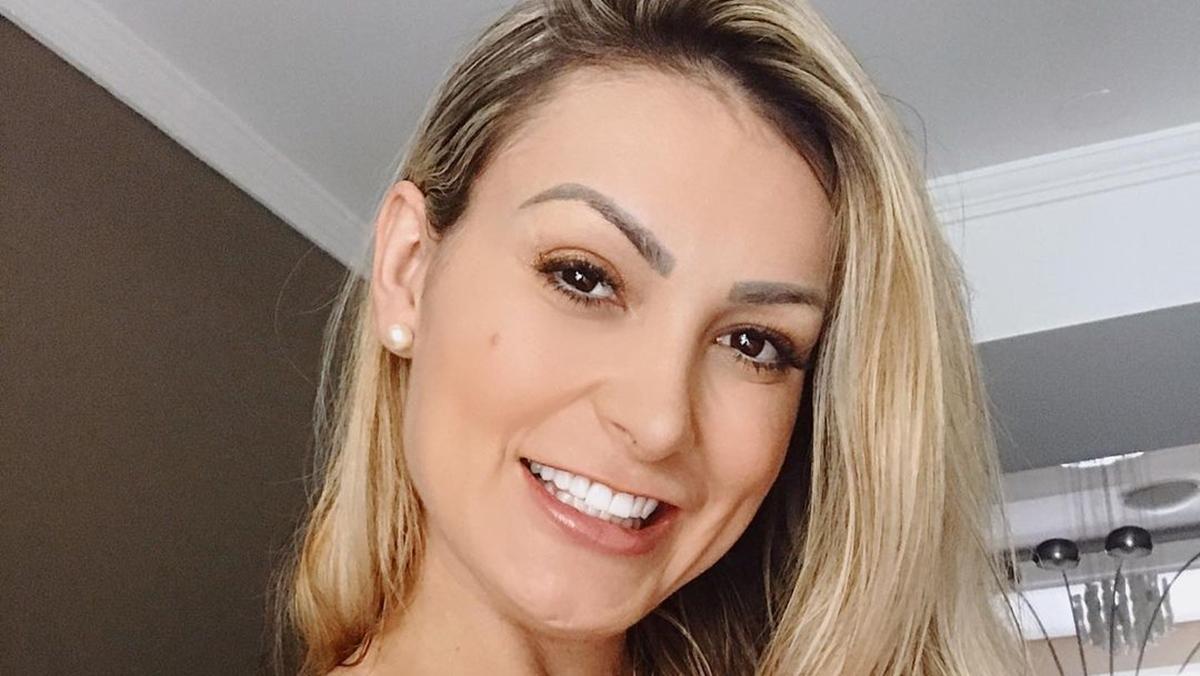 Na imagem a ex-miss bumbum e modelo Andressa Urach