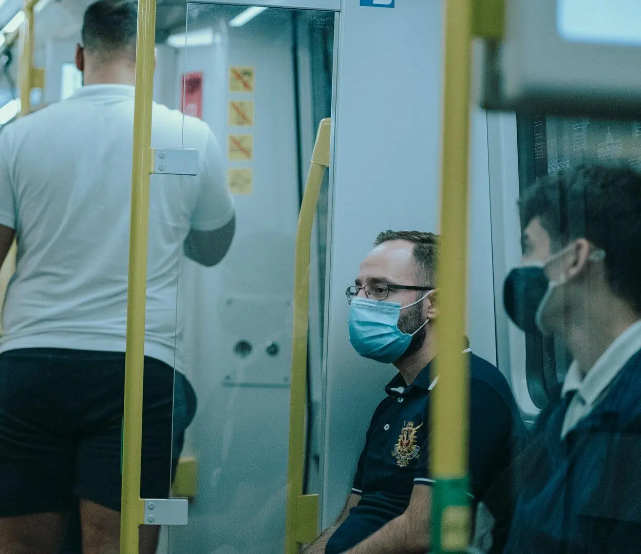 Angela Merkel pede restrições mais duras