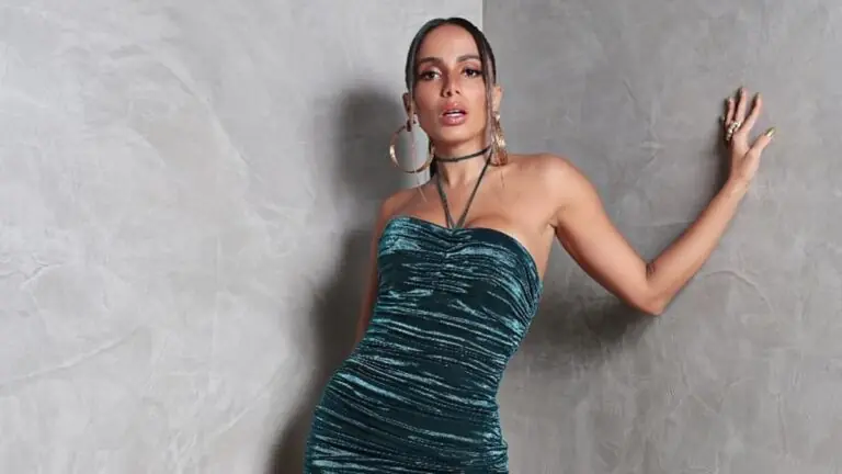 Anitta chega em Nova York para show de Réveillon na Times Square