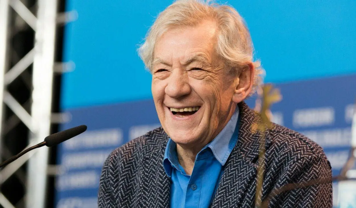 Ator de Gandalf é vacinado