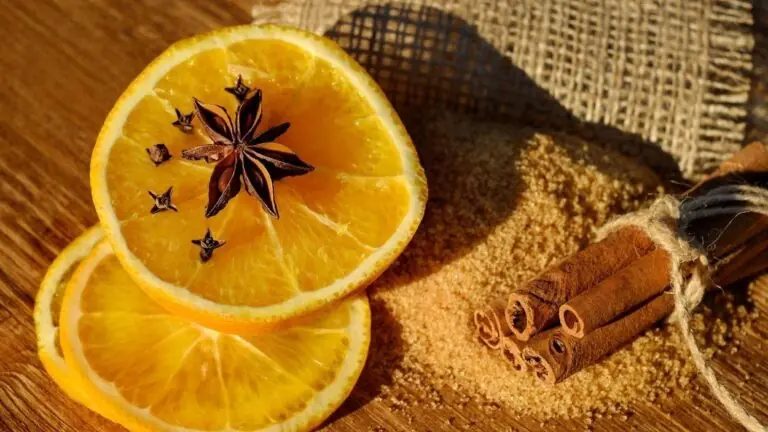 De escalda pés a assoprar canela:  5 rituais para Ano Novo