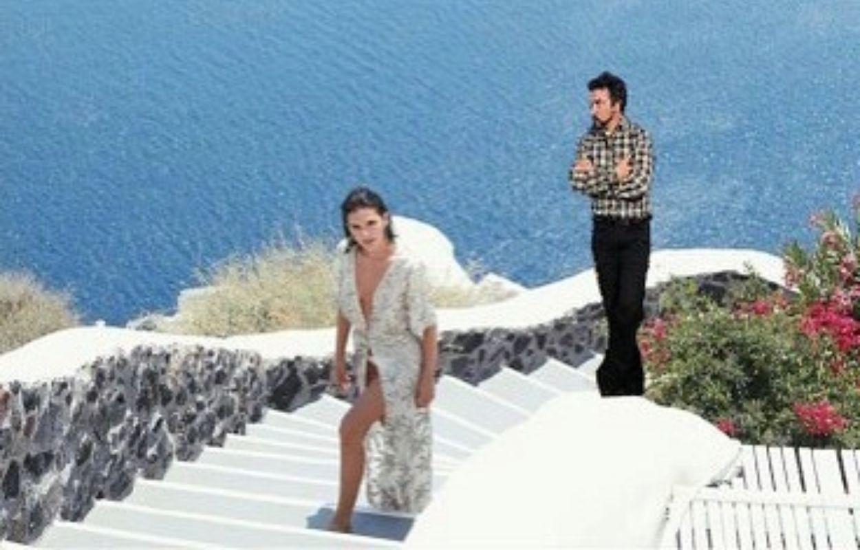 Imagem mostra montagem de Bruna Marquezine e Padre Fábio de Melo na Grécia
