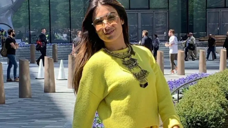 Aprenda com as famosas a vestir as cores da Pantone para 2021