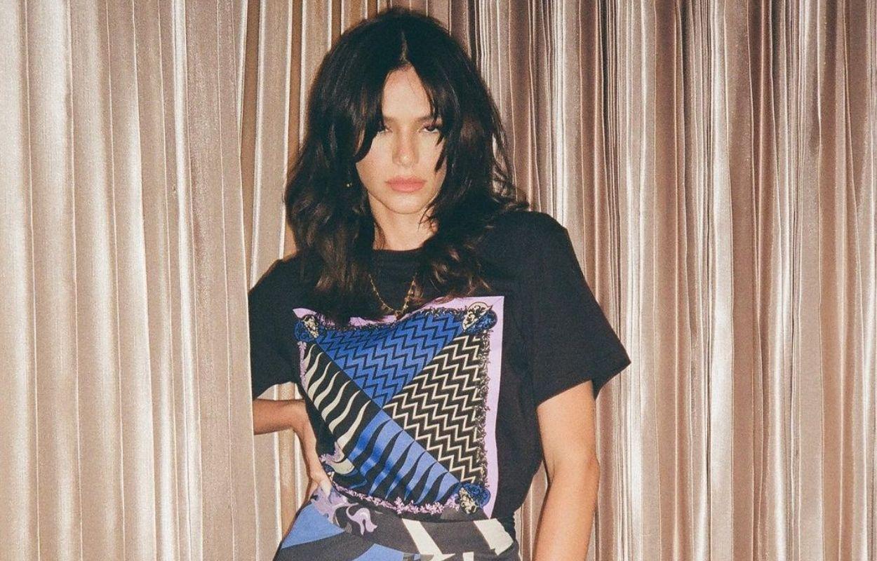 Imagem mostra rosto de Bruna Marquezine