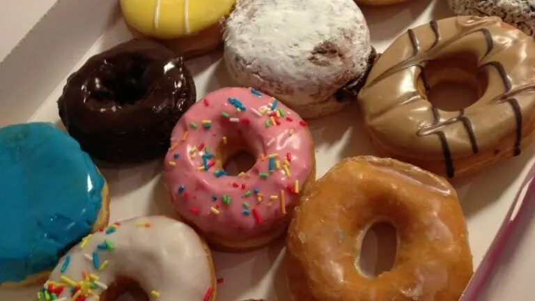5 receitas de donuts americanos para adoçar o seu dia
