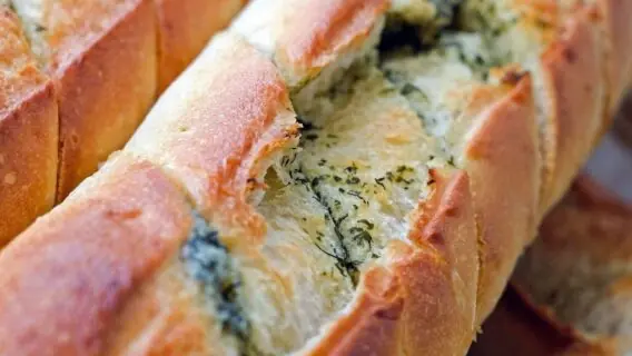 Pão recheado: 5 receitas para fazer em casa (doce e salgado)