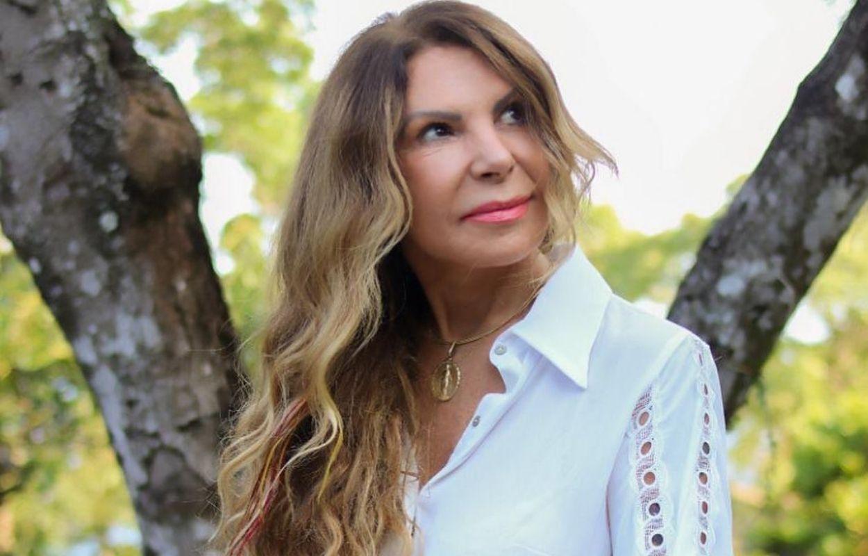 Imagem mostra rosto de Elba Ramalho