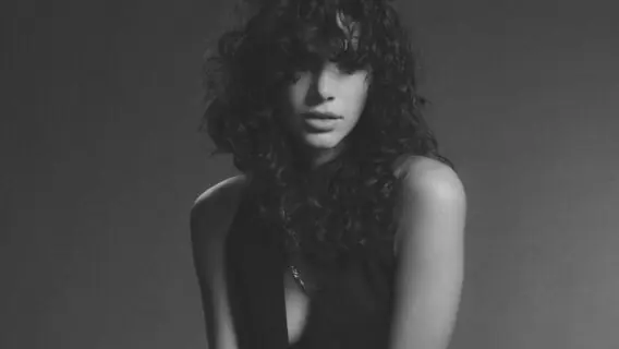 Bruna Marquezine e mais famosas mostram cortes para transição capilar