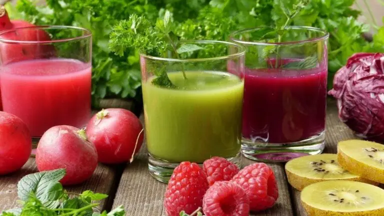 Aprenda 5 receitas de sucos detox pós-Natal