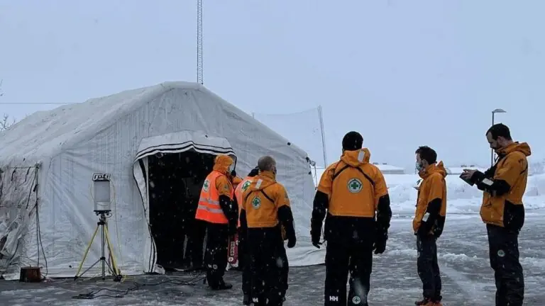 Deslizamento de terra na Noruega tem casas soterradas