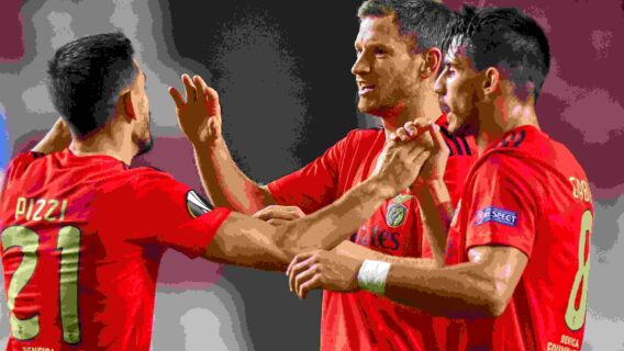 Benfica faz 4 a 0 no Lech Poznan e garante vaga na Liga Europa