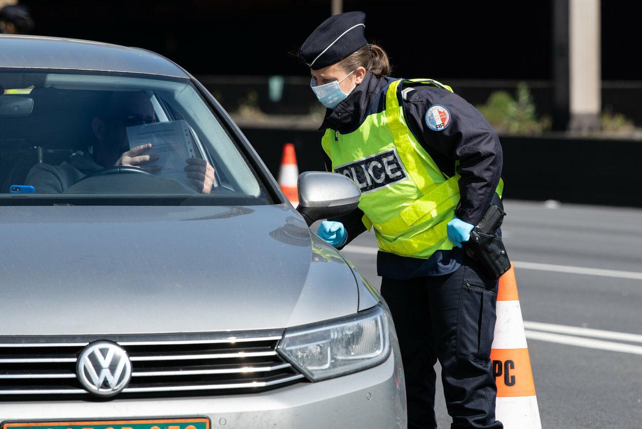 França mobiliza 100 mil policiais