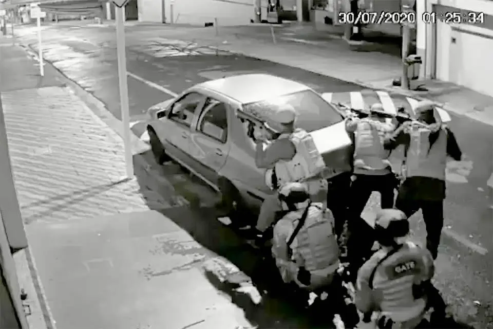 Assaltos no Brasil - imagens do assalto em Botucatu