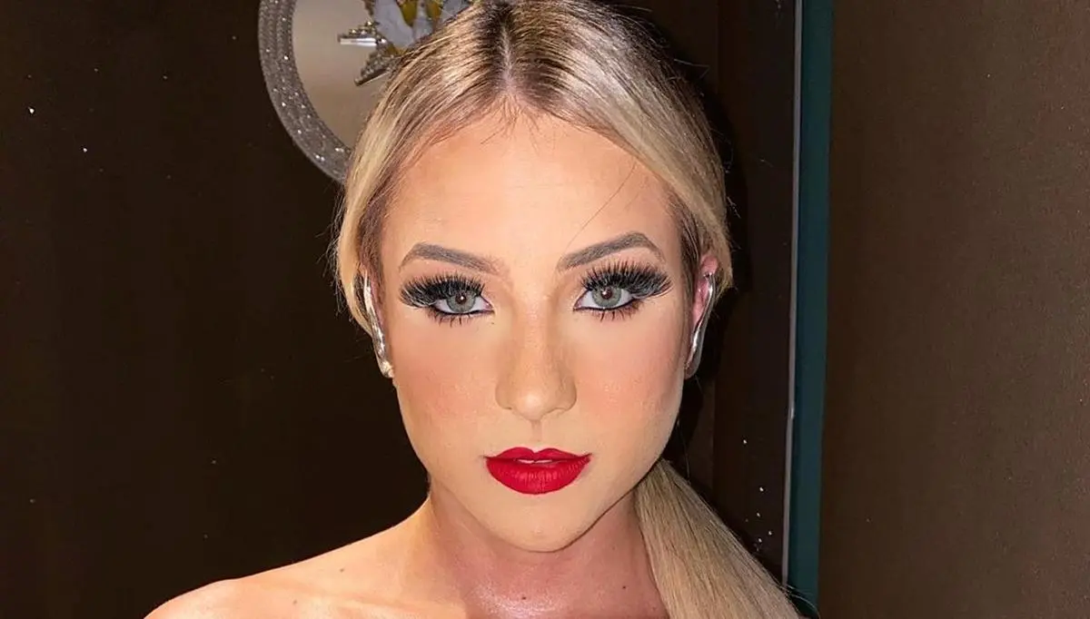 Na imagem a ex-BBB21 Gabi Martins
