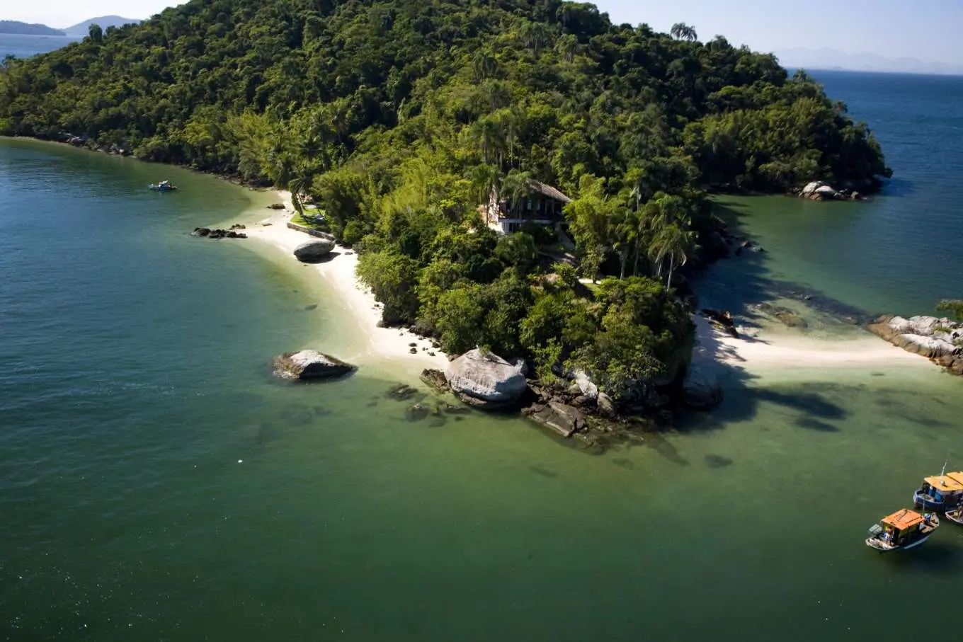 Veja as 11 ilhas paradisíacas que estão à venda no Brasil