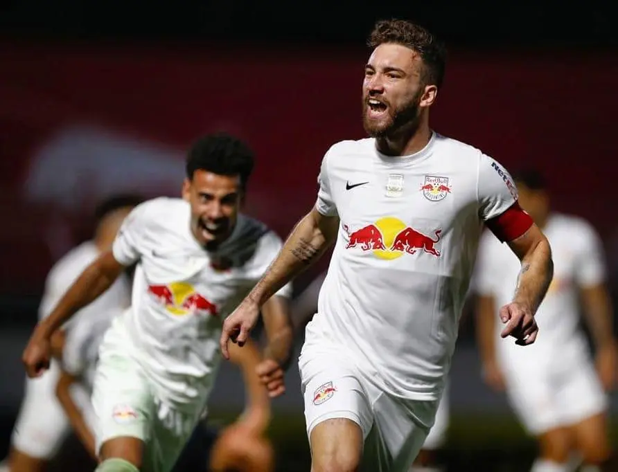 Imagem mostra zagueiro do RB Bragantino, Léo Ortiz.